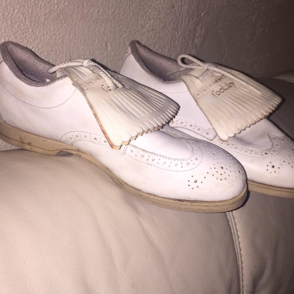 Golf shoes with 12 golf balls ❤️